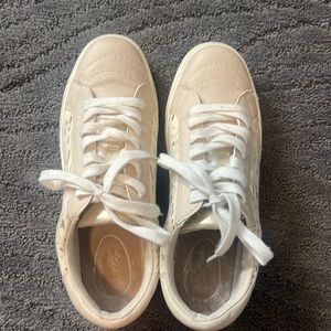 Universal Threading Goods Co.